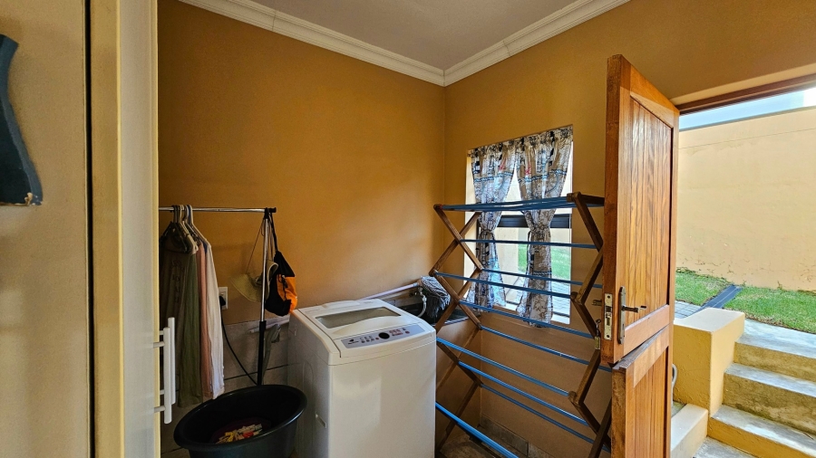 3 Bedroom Property for Sale in Avonddans Western Cape